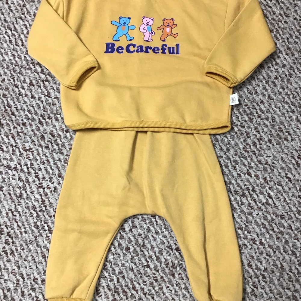 Baby’s clothes - Picture 2 of 5